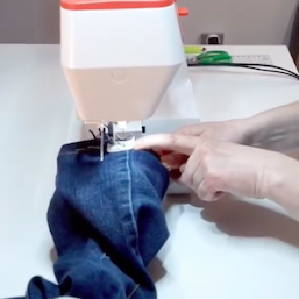 Masque et bas de pantalon faits maison (niveau basique)