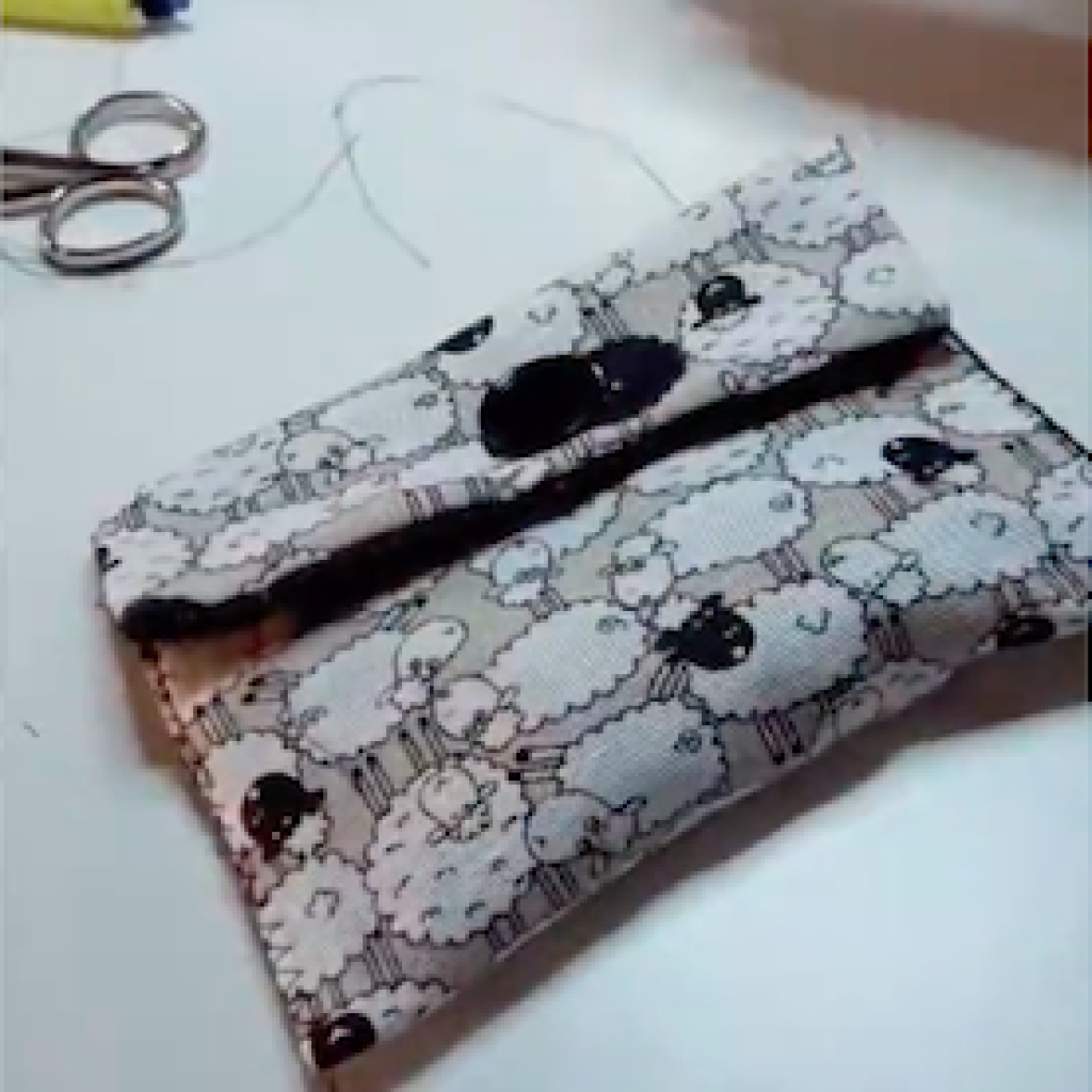 Mini étui à boutons (niveau moyen)