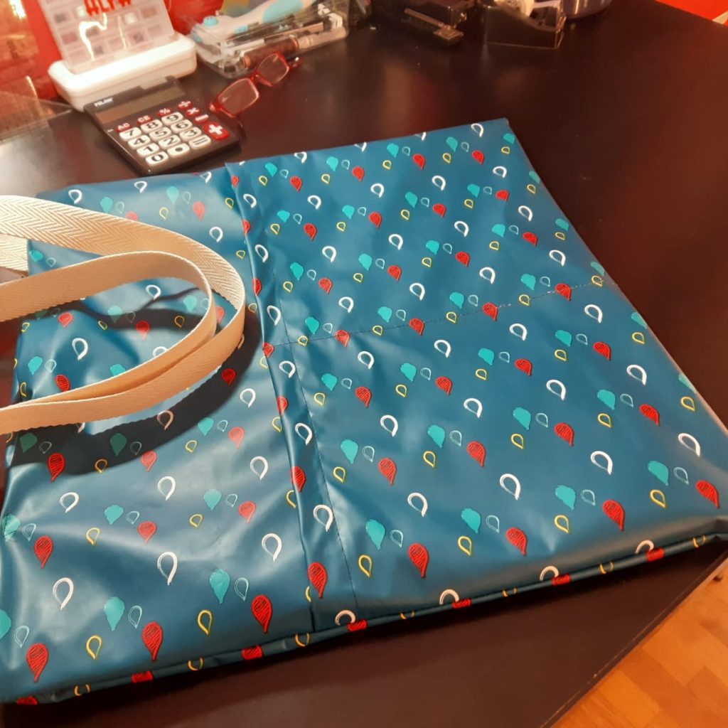 Plasticized bag for the beach (medium level)